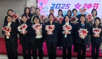 与花相约，，，，致敬最美的她——记合肥老子有钱lzyq882025三八女神节花艺活动
